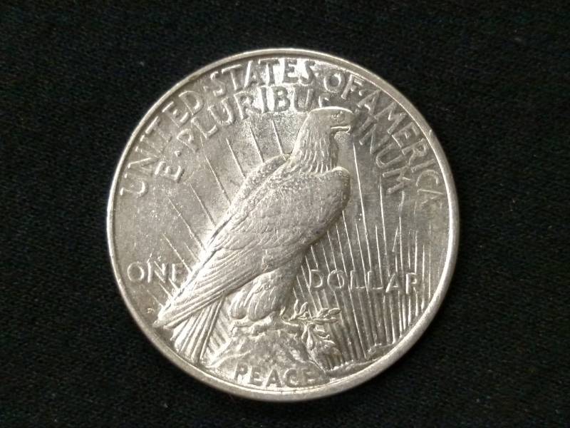 1922 D Peace Silver Dollar...