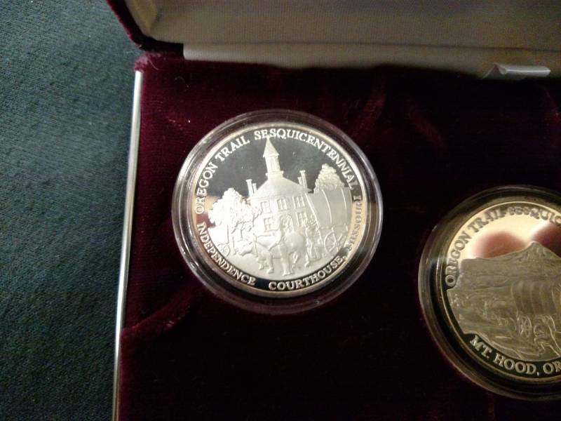 Set of (3) Oregon Trail Modern Comm...