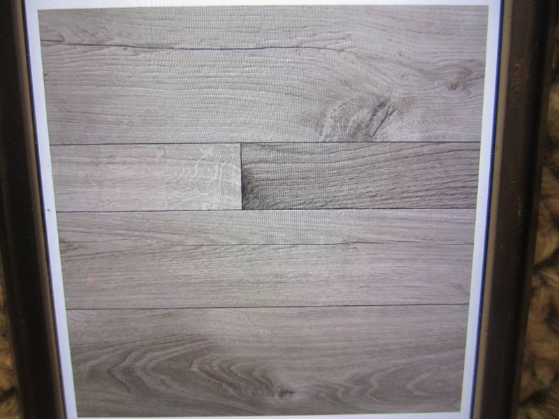 lot 1 image: 5 Cases of Home Decorators Collecti...