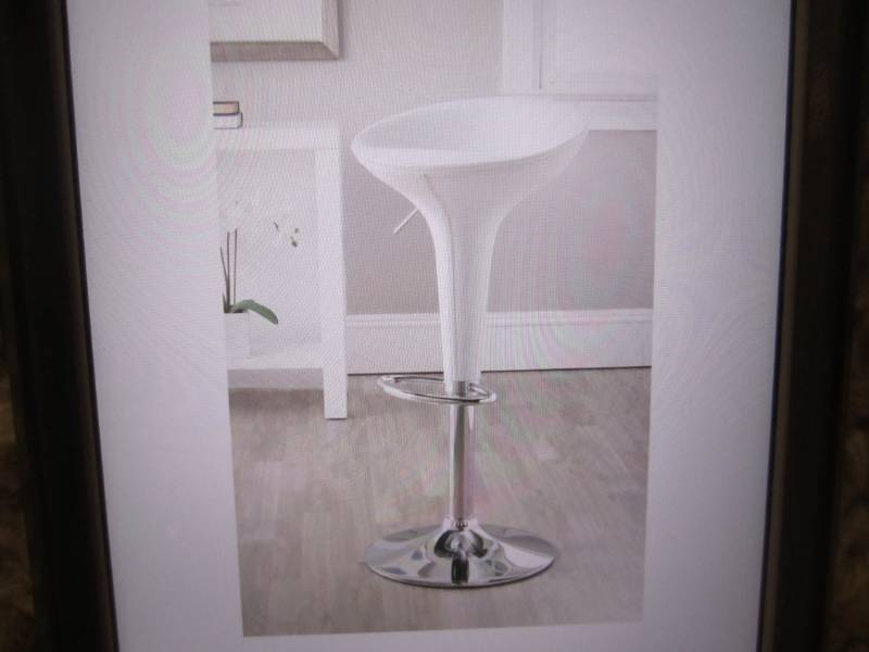 lot 25 image: Safavieh Shedrack Adjustable Height...