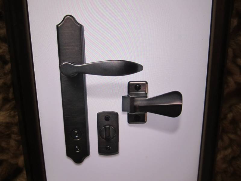 lot 41 image: Ideal Security Deluxe Oil-Rubbed Br...