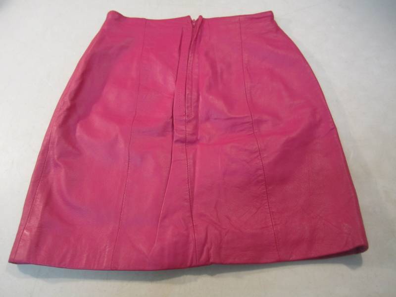 lot 69 image: Wilsons Leather Leather Skirt Size ...