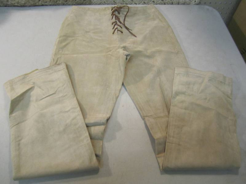 lot 81 image: Hugo Buscati Leather Pants Size 4  ...
