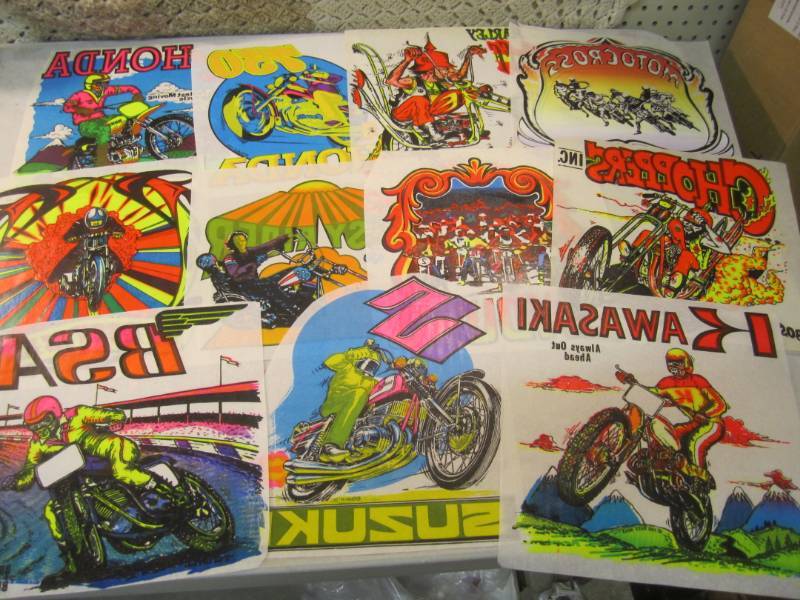 lot 88 image: Lot of 11 Misc Motorcycle Heat Pres...