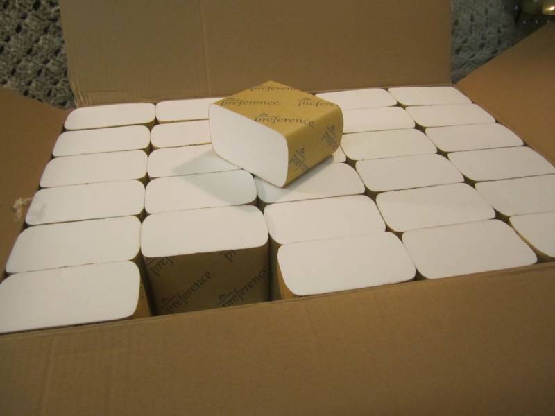 lot 165 image: Case of 2-Ply White Interfolded Bat...