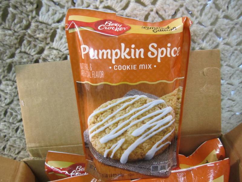 lot 180 image: Case of 12 Bags of Betty Crocker Pu...