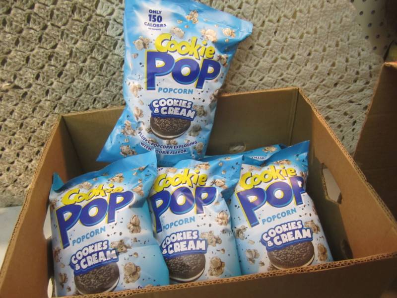 lot 202 image: 7 Bags of Cookie Pop Popcorn Cookie...