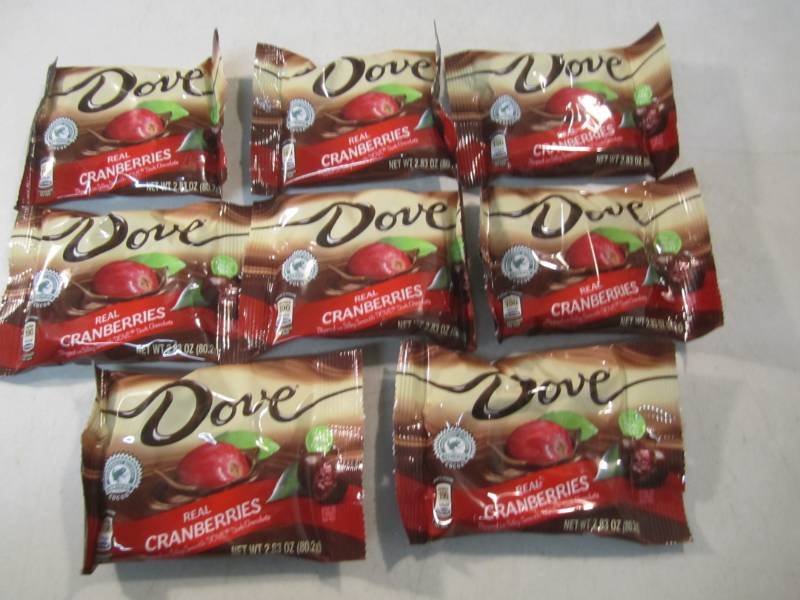 lot 213 image: 8 Bags of Dove Dark Chocolate Dippe...