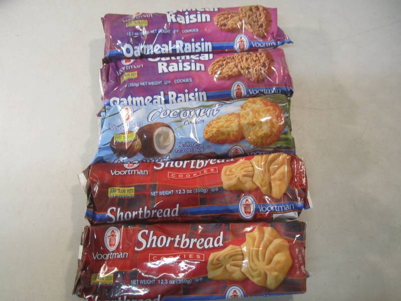 lot 219 image: 5 Packs of Misc Cookies Best by Jul...