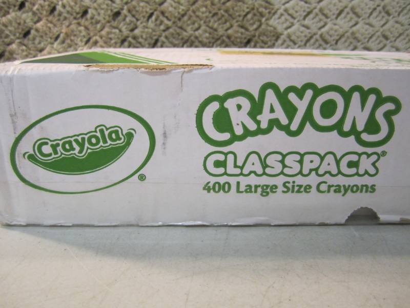 lot 276 image: Box of 400 Crayola Class Pack Large...
