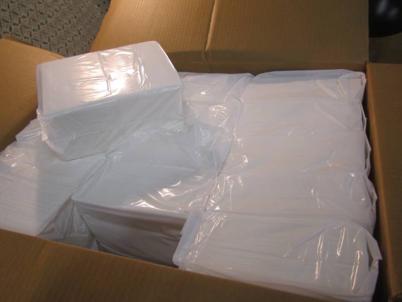 lot 277 image: Case of 3000 Dinner Napkins 30 pack...