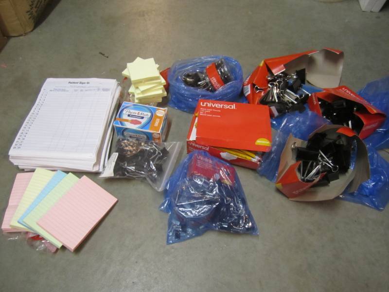 lot 289 image: Large Lot of Misc Office Supplies  ...