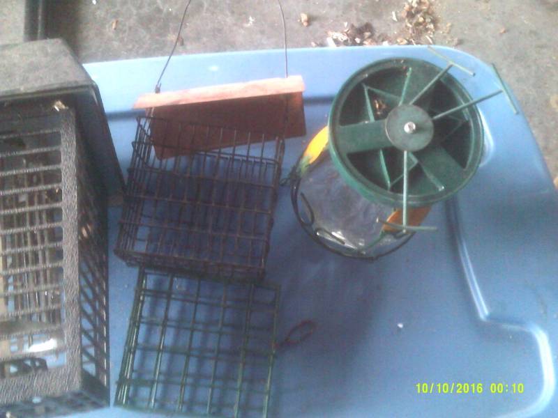 3 BIRD FEEDERS 1 BUG ZAPPER