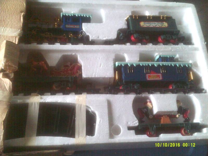 ANIMATED CHRISTMAS TRAIN SET