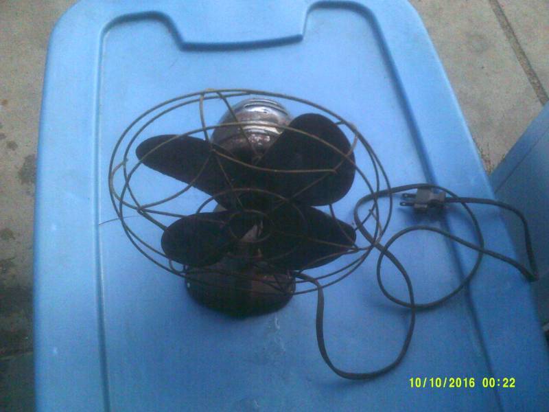 VINTAGE MASTER CRAFT FAN