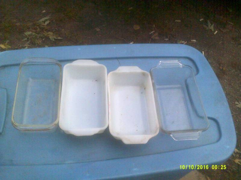 4 GLASS BREAD PANS