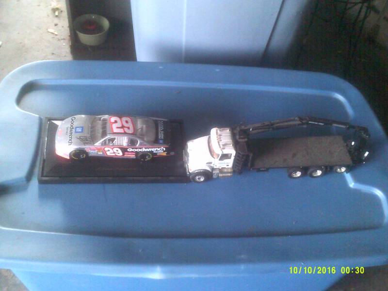 MATHEW HAUL LUMBER TRUCK AND GOOD WRENCH RACE CAR