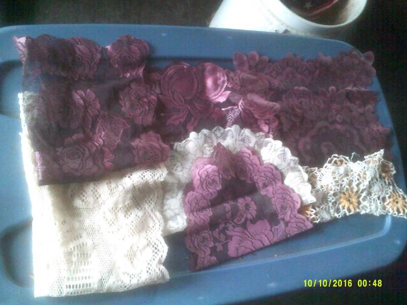 11 DOILIES