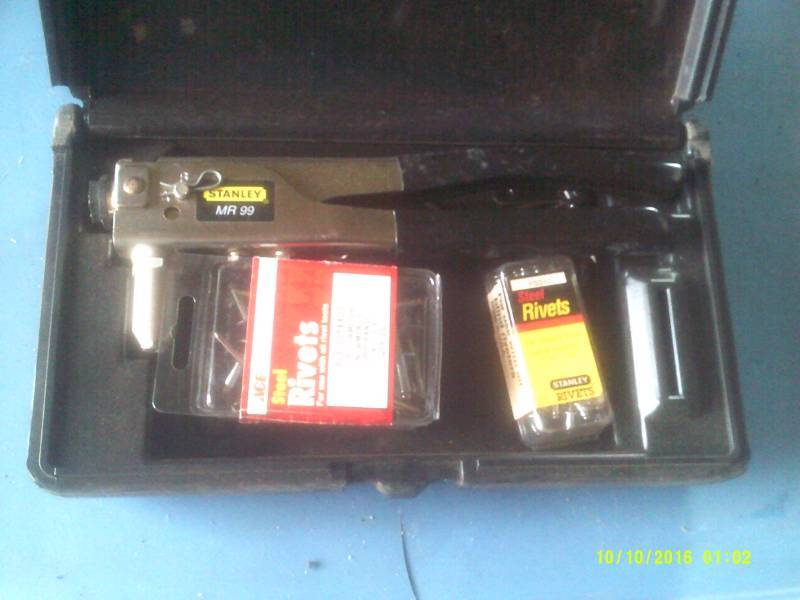 STANLEY POP RIVET GUN AND SUPPLIES