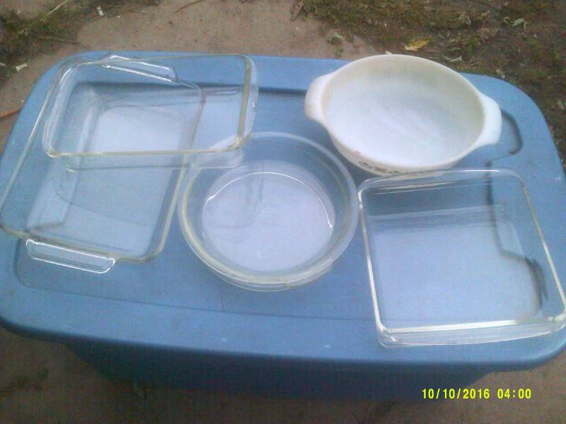 BAKING PANS AND DISHES