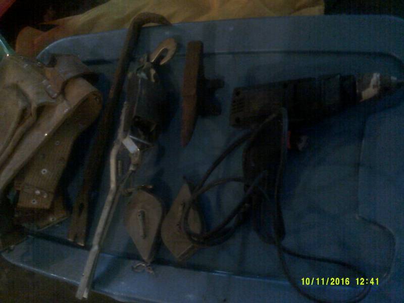 HAND AND POWER TOOLS