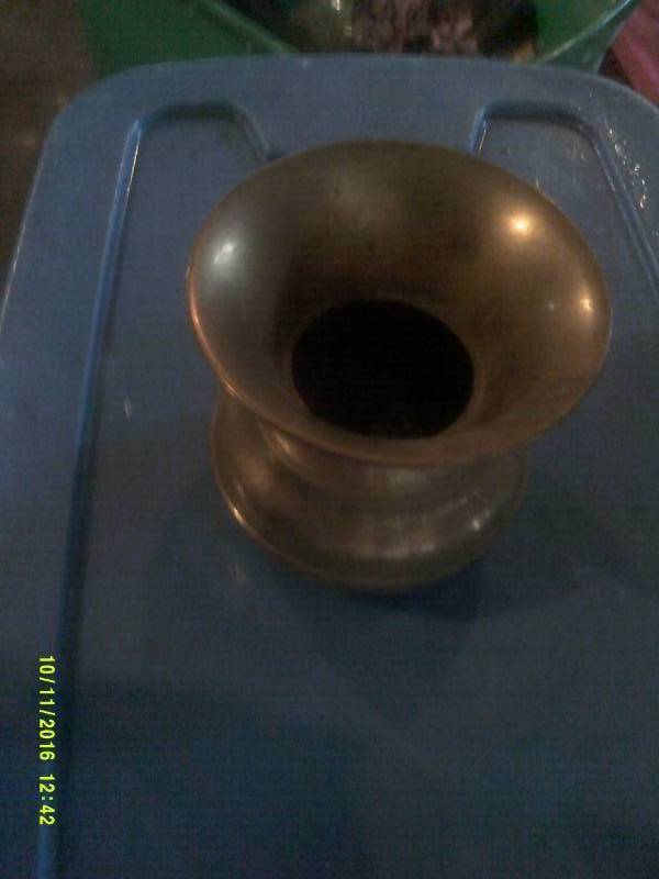 ANTIQUE BRASS SPITOON