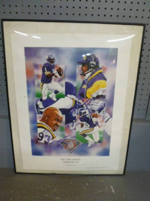 lot 7 image: Sports Collectible