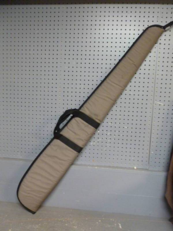 lot 20 image: Gun Case