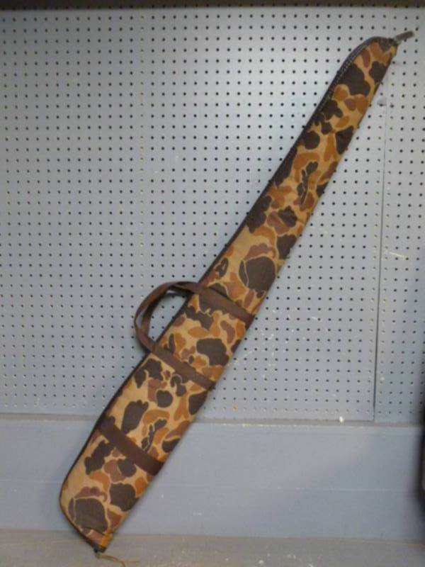 lot 21 image: Gun Case