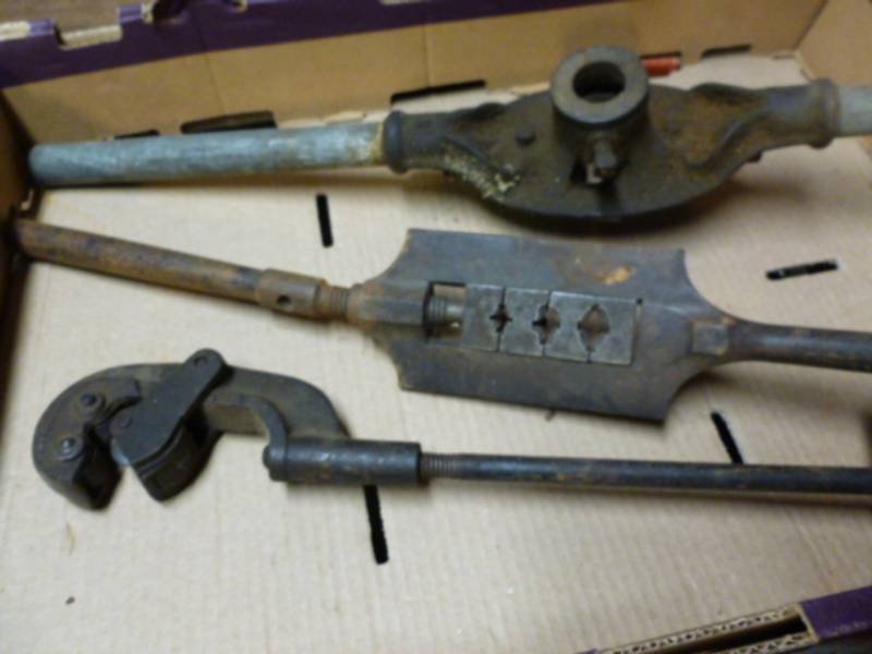 lot 28 image: Pipe Threading Tools