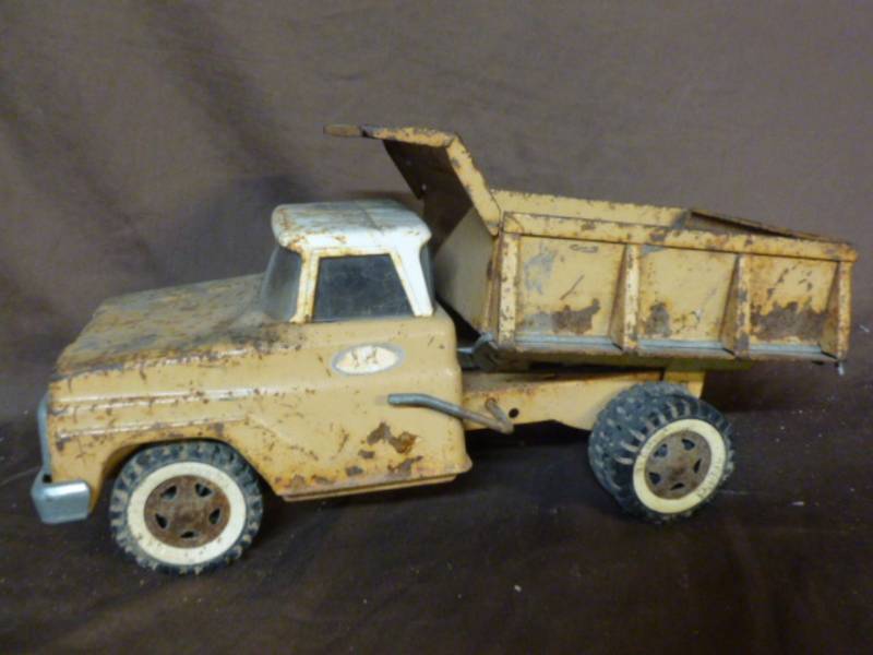 lot 90 image: Vintage Tonka