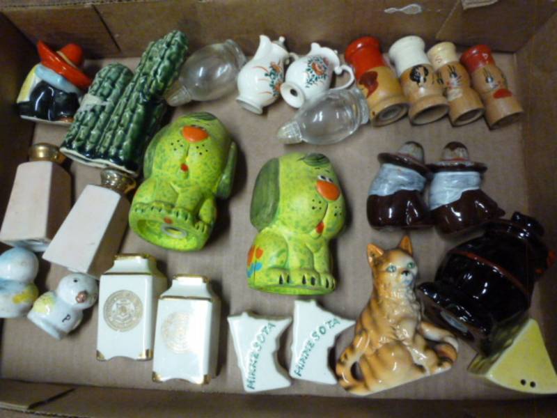 lot 112 image: Salt & Pepper Shaker Sets