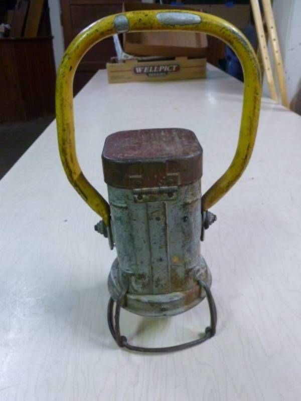 lot 118 image: Vintage Railroad Light