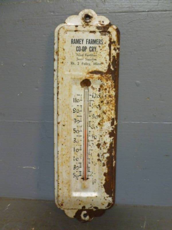 lot 122 image: Vintage Thermometer