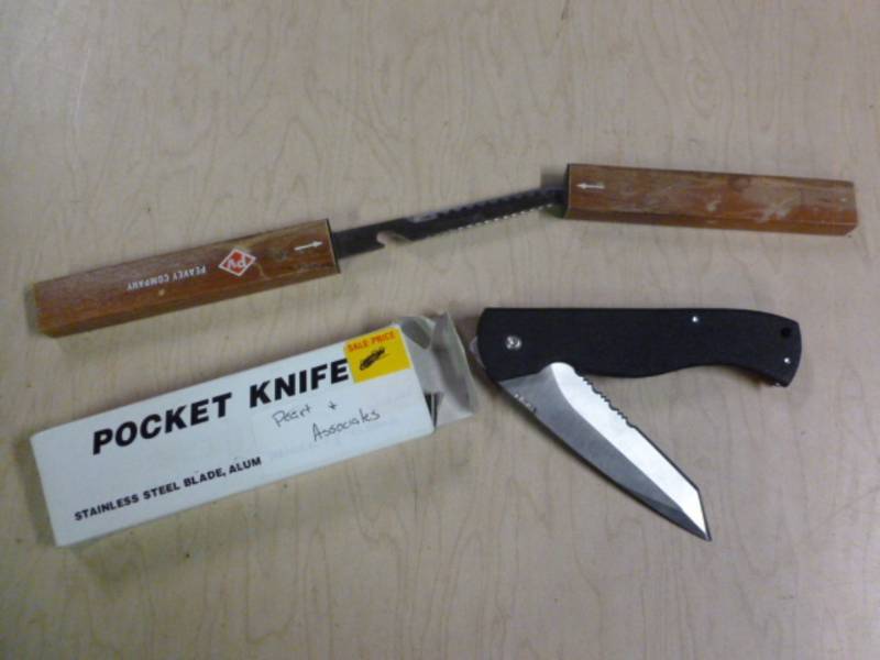 lot 241 image: Knives