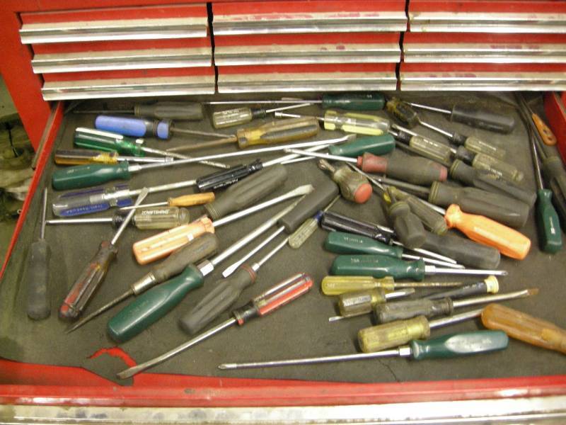 lot 41 image: Screwdrivers