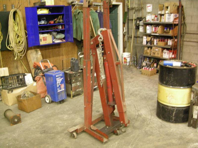 lot 46 image: ARCAN 5000lb Engine Hoist