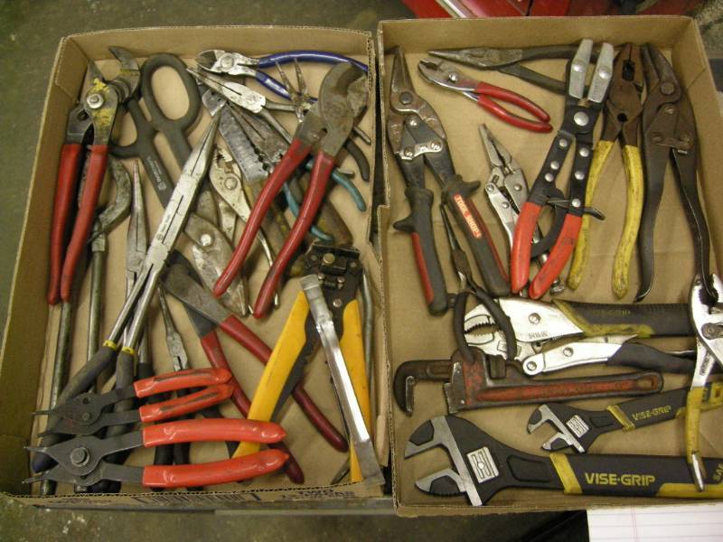 lot 60 image: Group Pliers, Cutters, Grips, Wrenches