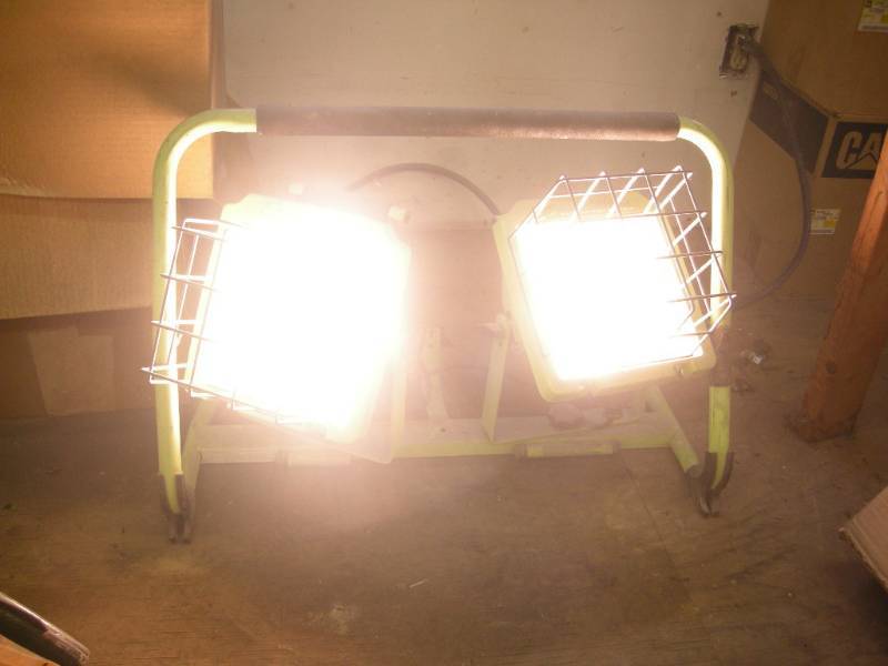 lot 64 image: Commercial Electric Shoplight