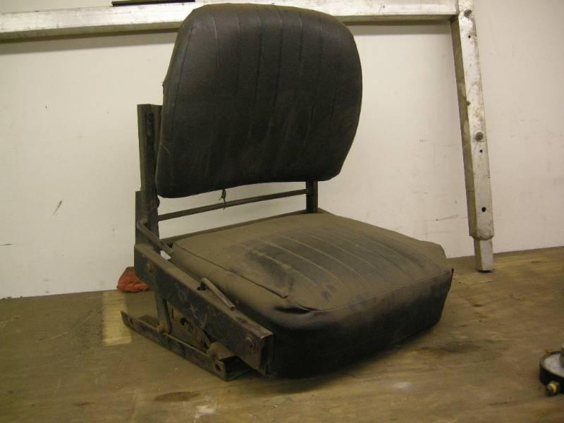 lot 70 image: Implement Seat