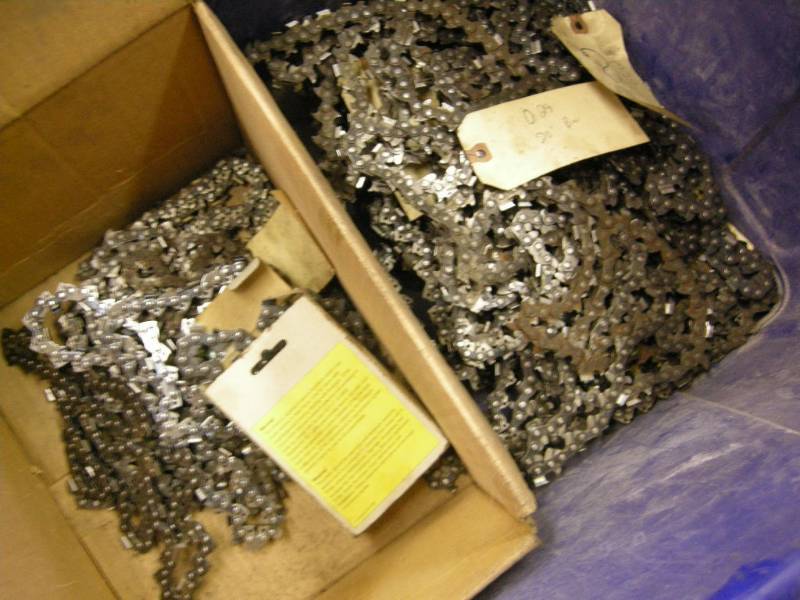 lot 79 image: Group Chainsaw Chains