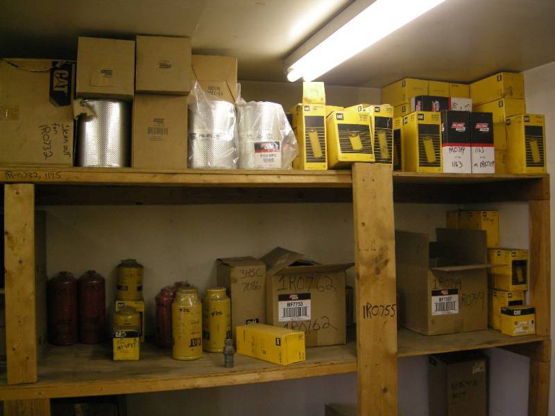 lot 104 image: CAT-Baldwin Big Equipment New Filters