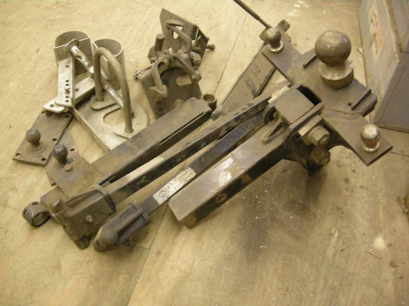 lot 114 image: Reese Weight Distribution Hitch