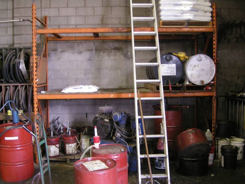 lot 126 image: Orange Pallet Racking