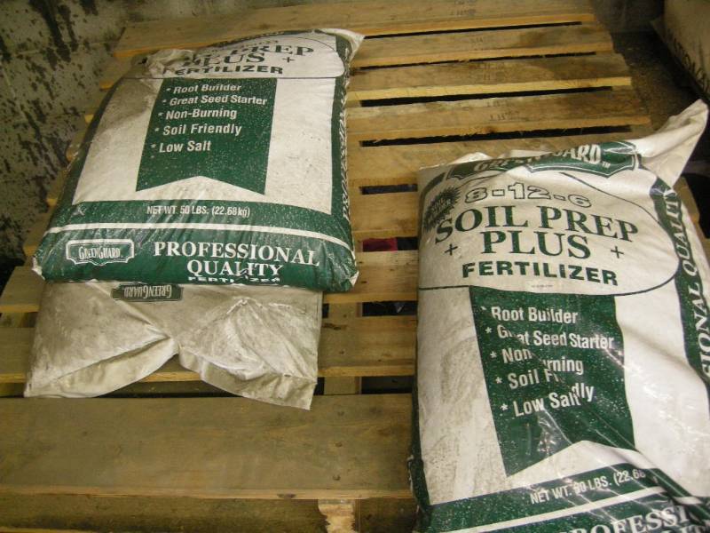 lot 127 image: 3 Bags Soil Prep Plus Fertilizer