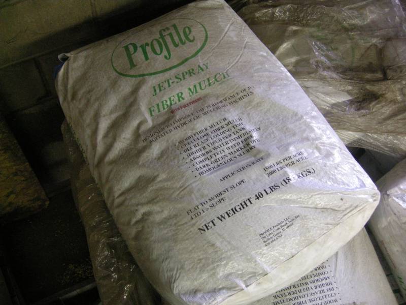 lot 129 image: Pallet Jet-Spray Fiber Mulch