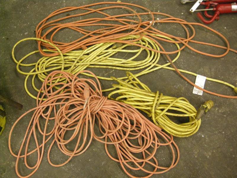 lot 138 image: 4 Extension Cords