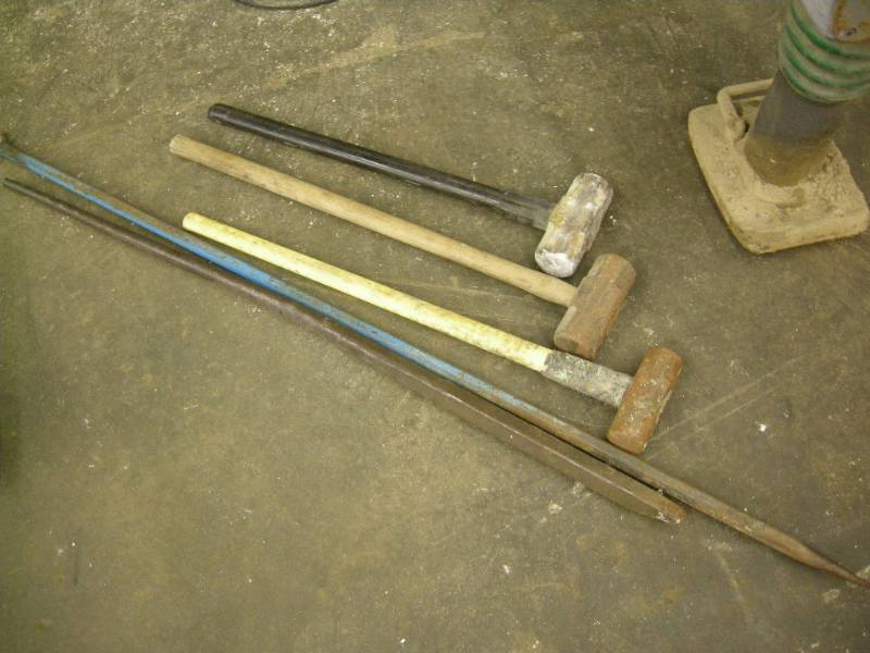 lot 144 image: Sledge Hammers and Pry Bars