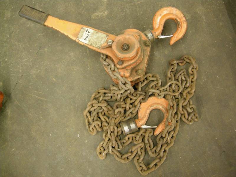 lot 153 image: CM 3 Ton Chain Come-along