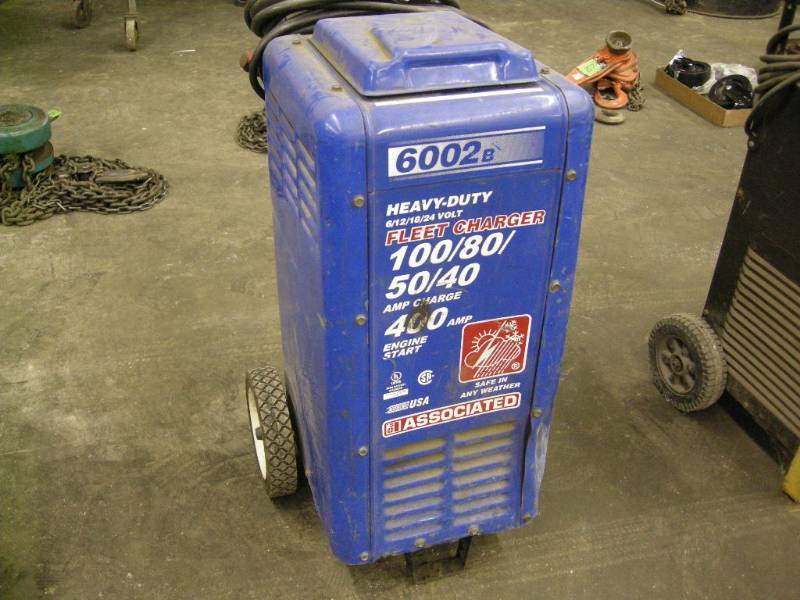 lot 164 image: Associated Heavy Duty Fleet Charger